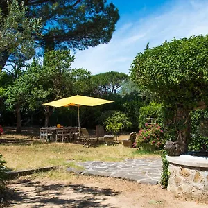  Hébergement de vacances Charmante Petite Maison A L'éntrée De Tropez